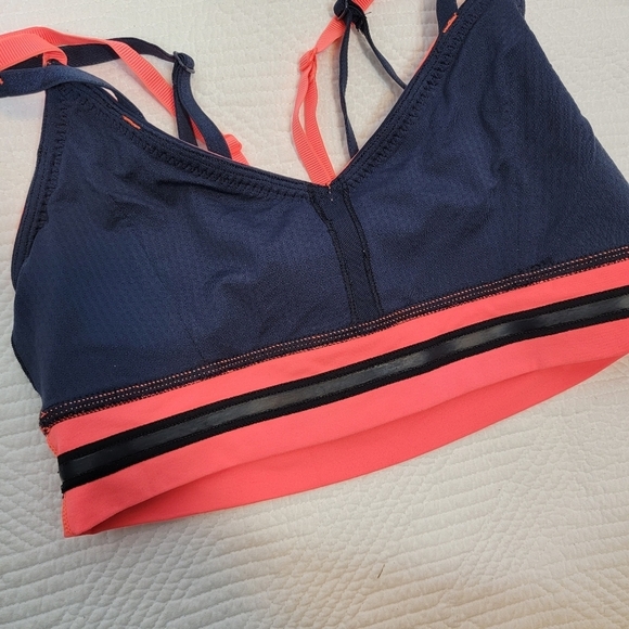 Lululemon Flip Your Dog Bra - Picture 10 of 12